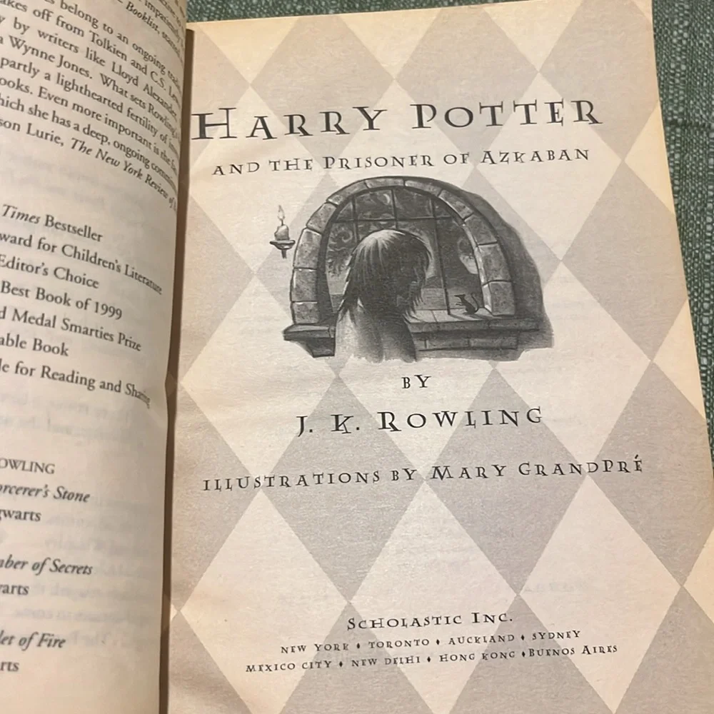 Harry Potter and the Prisoner of Azkaban Paperback Book #3 by J. K. Rowling EUC